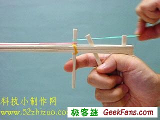 自制手工制作玩具:连发皮筋枪