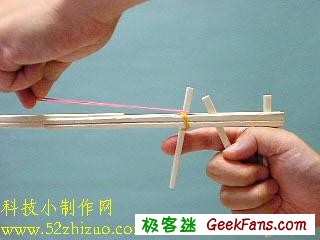自制手工制作玩具:连发皮筋枪