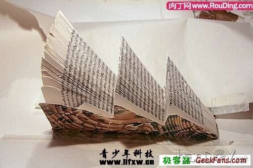 diy用废旧书本制作圣诞树