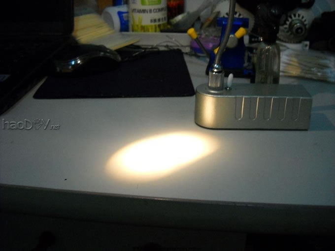 DSCN0697.jpg 今天又折腾了一个显微光源的灯