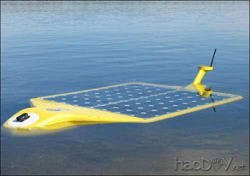 自制首个太阳能水下机器人问世 能潜水工作十天(图)
