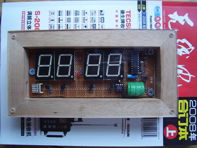 PC200010.JPG 我做的ds1302+2051单片机led时钟+木制外壳