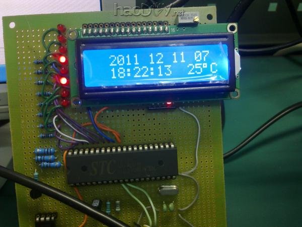 222.jpg diy制作单片机电子表