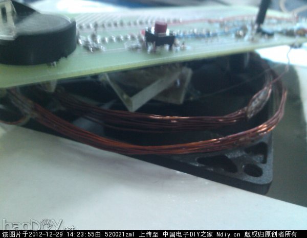 无线供电的LED旋转时钟 附视频