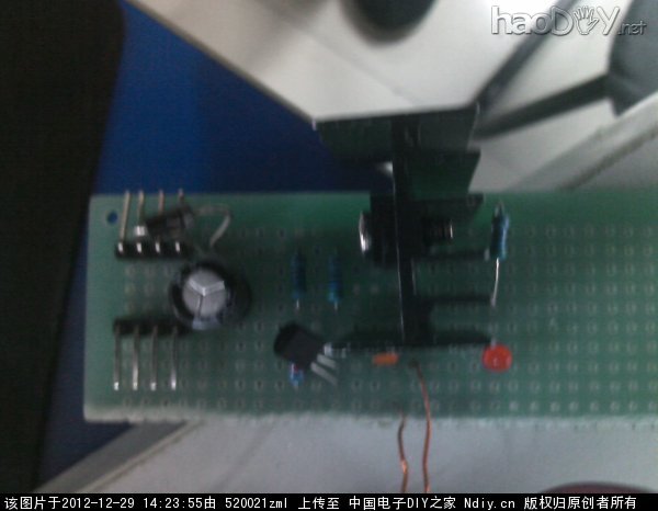 无线供电的LED旋转时钟 附视频