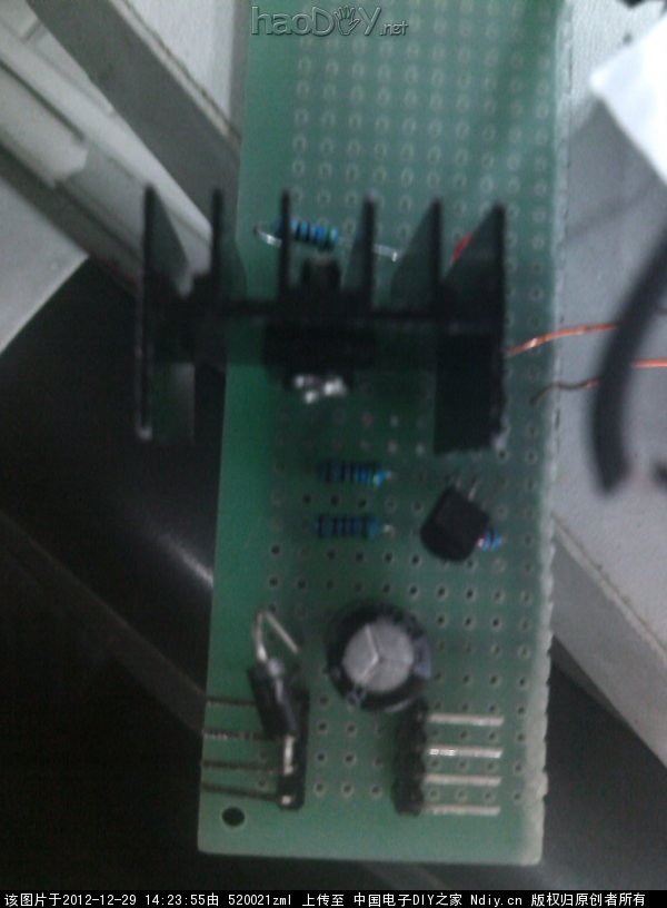 无线供电的LED旋转时钟 附视频