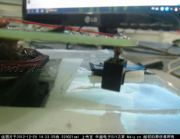 无线供电的LED旋转时钟 附视频