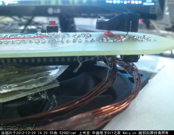 无线供电的LED旋转时钟 附视频