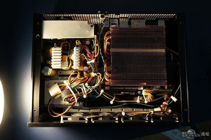点击查看原图 DIY终极小机箱电脑主机~~