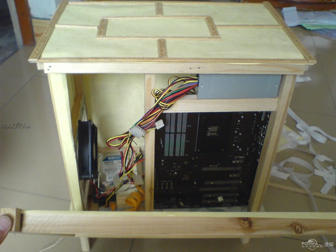 点击查看原图 一物多用,33.5元打造灯箱效果的木质电脑机箱