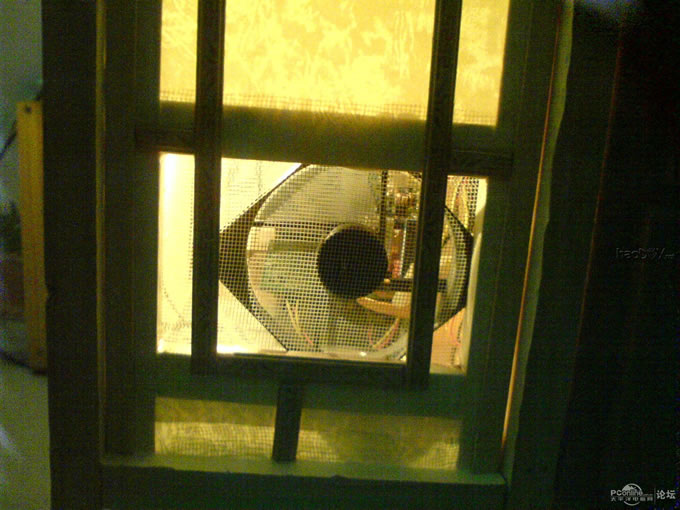 点击查看原图 一物多用,33.5元打造灯箱效果的木质电脑机箱