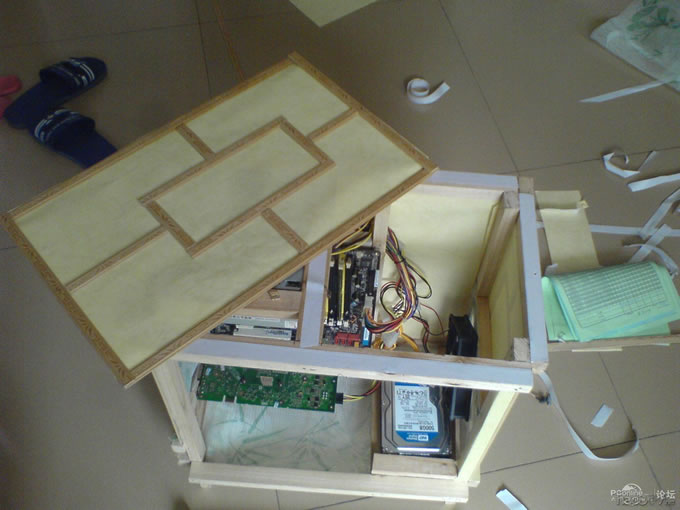 点击查看原图 一物多用,33.5元打造灯箱效果的木质电脑机箱