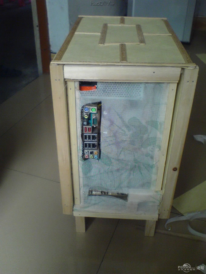 点击查看原图 一物多用,33.5元打造灯箱效果的木质电脑机箱