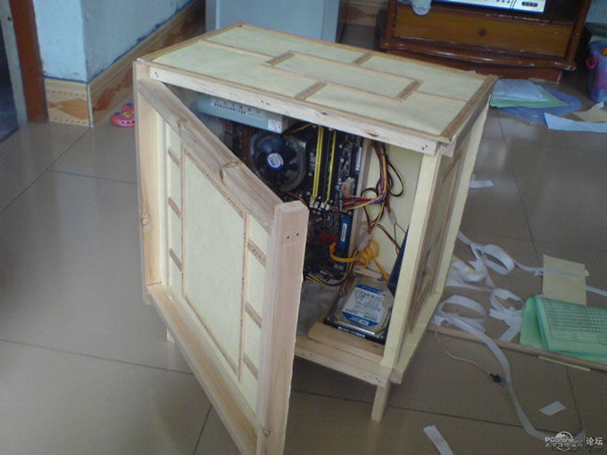 点击查看原图 一物多用,33.5元打造灯箱效果的木质电脑机箱