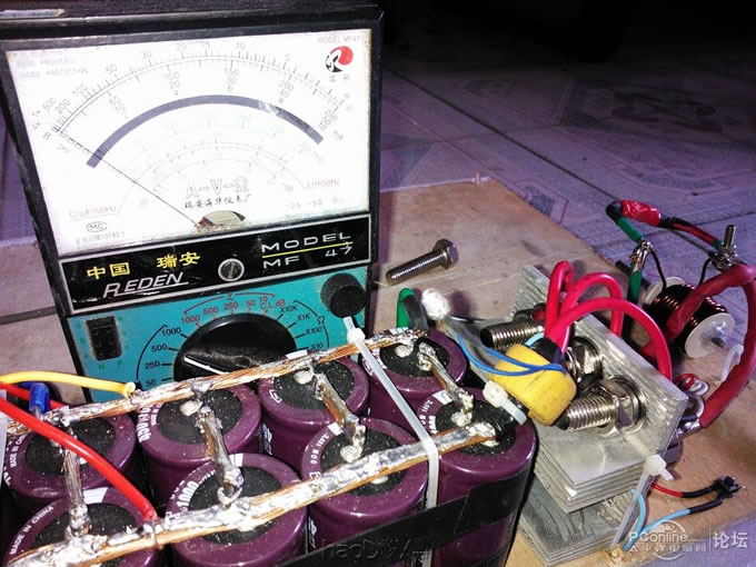 点击查看原图 自制电磁炮射木瓜实验!(二代炮哥)