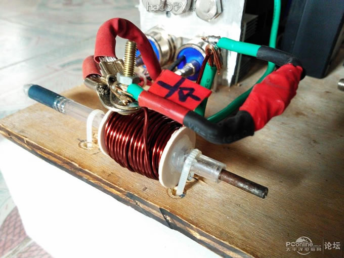 点击查看原图 自制电磁炮射木瓜实验!(二代炮哥)