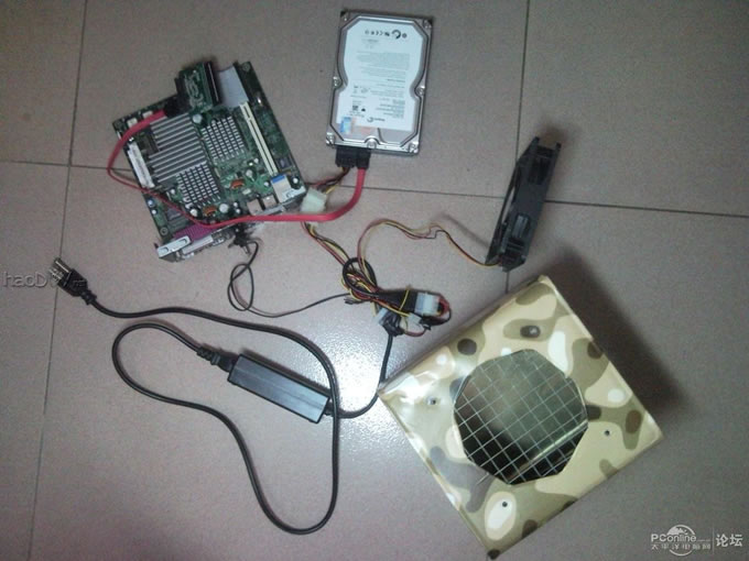 点击查看原图 软硬大改T5710瘦客户机,废旧饼罐改造电脑机箱,30W节能迷彩下载