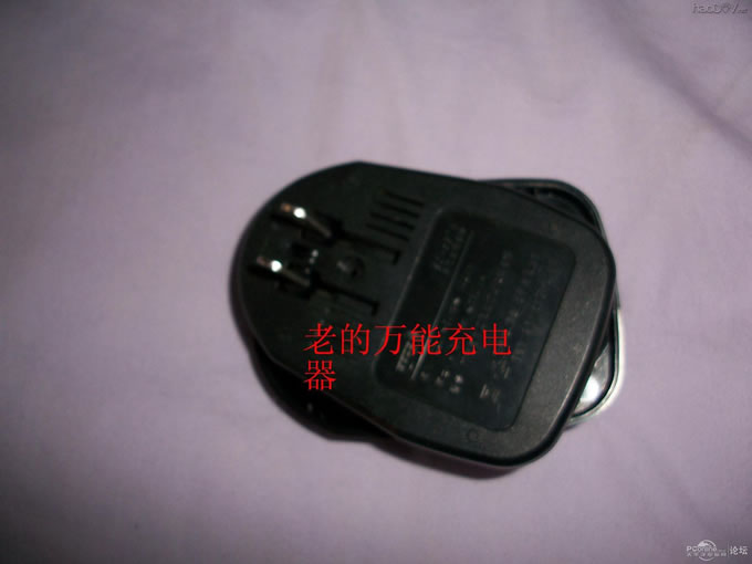 点击查看原图 用洗发水瓶做的手机移动电源