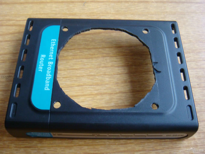 点击查看原图 为了让网络更稳定 我决定为moden和路由器加强散热器架