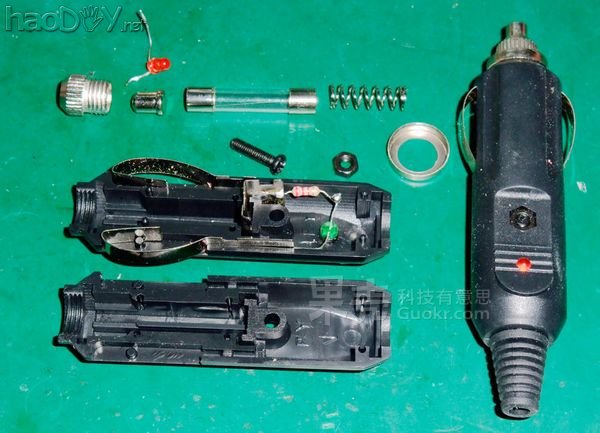 自制高效车用手机充电器