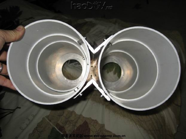 两边镜筒联接方式,用6*45规格的L形铝合金型材,全龙骨结构,非常牢固 自制 25 X 154毫米大型双筒天文望远镜过程详解。