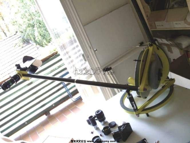 1106242138b5b0e8c0dc96b35a.jpg DIY 203 F6 开放式独臂牛反天文望远镜....手持目镜后拍月