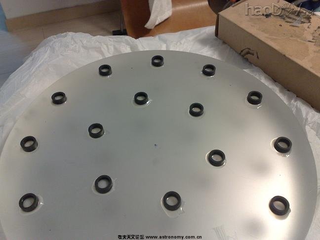 安上扣子.JPG 全衍架结构无遮挡牛顿反射式天文望远镜开工