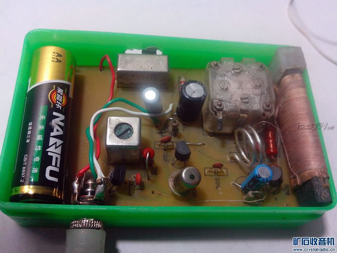 机芯装入小塑料盒中3.jpg 简易FM/AM两波段收音机diy制作
