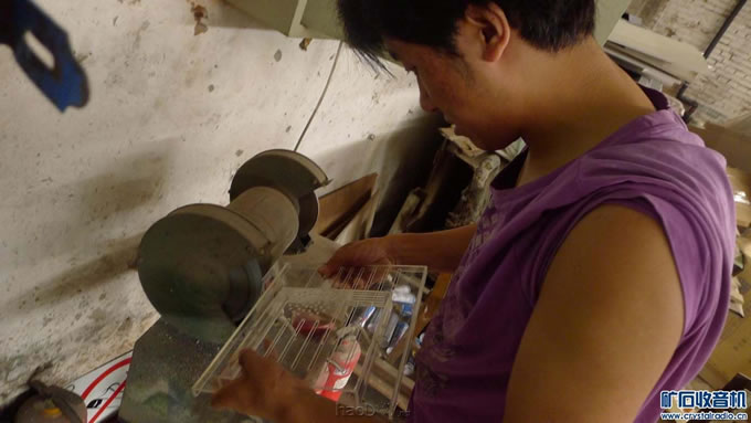 正在修边1.jpg 正在修边1.jpg