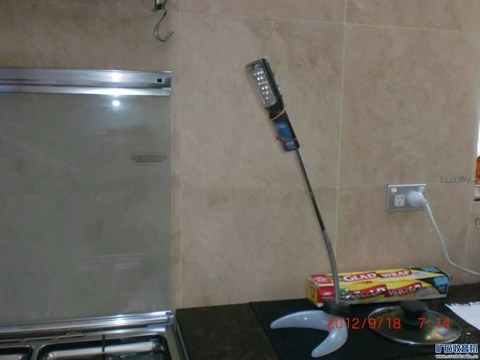 給厨台增光。 我的实用型太阳能手电,已给我节省了很多电费