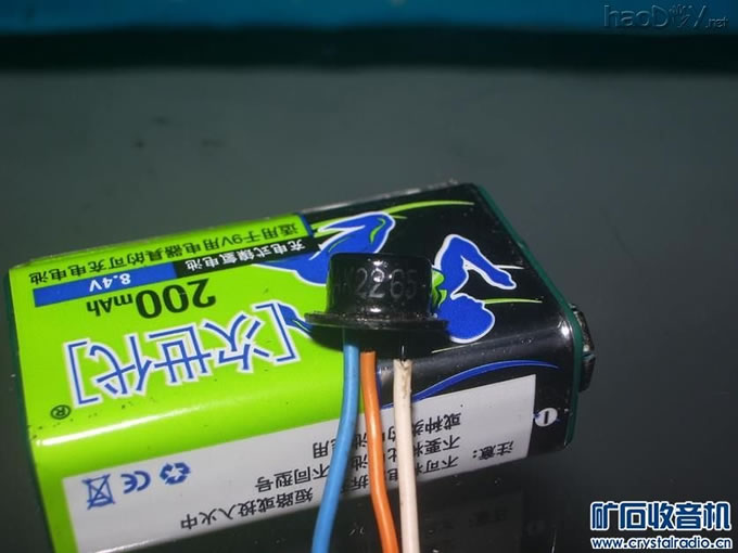 侧面1 DIY怀旧两管收音机,让大家见笑了