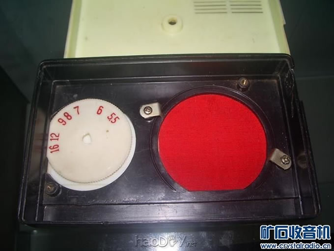 高频管特写 DIY怀旧两管收音机,让大家见笑了