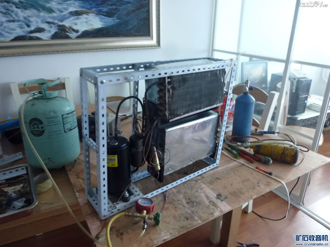 条件简陋,试验机没有外壳,搭个架子好用了再说 实验太阳能空调