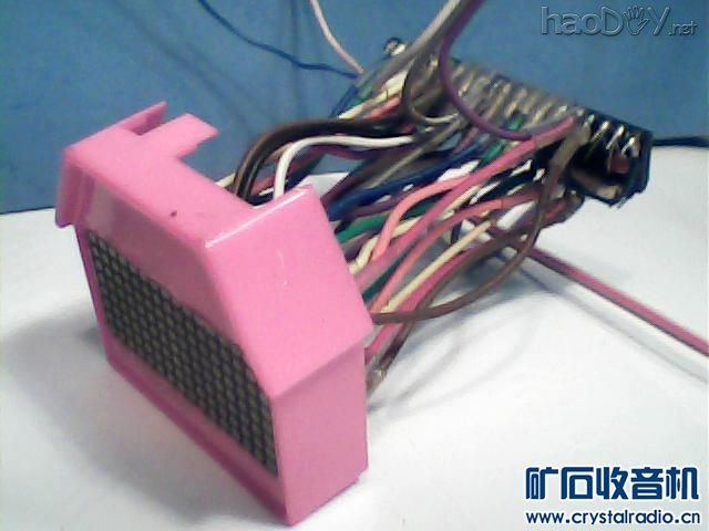 8-1把焊在点阵屏脚位上的16芯排线另一头按电路图焊接到单片机芯片相应的脚位上并套上绝.jpg 8-1把焊在点阵屏脚位上的16芯排线另一头按电路图焊接到单片机芯片相应的脚位上并套上绝.jpg