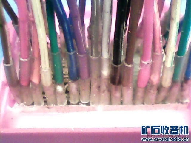 5-2把50长16芯排线依次焊接在点阵屏脚位上并套上绝缘套管3.jpg 5-2把50长16芯排线依次焊接在点阵屏脚位上并套上绝缘套管3.jpg