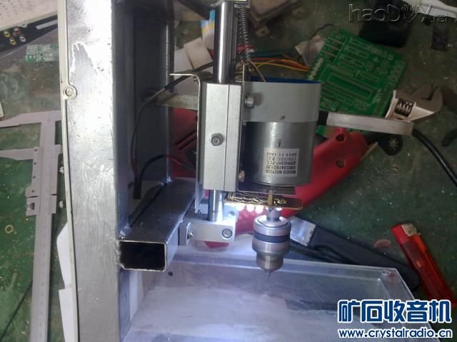 20120913288.jpg 发一个钻pcb的高精度台钻