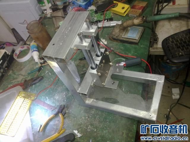 20120908280.jpg 发一个钻pcb的高精度台钻