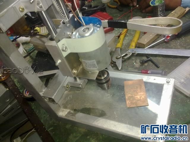 20120908282.jpg 发一个钻pcb的高精度台钻