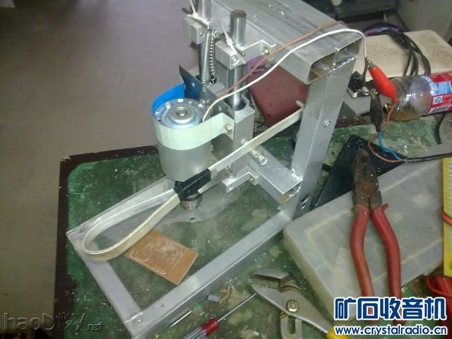 20120908281.jpg 发一个钻pcb的高精度台钻