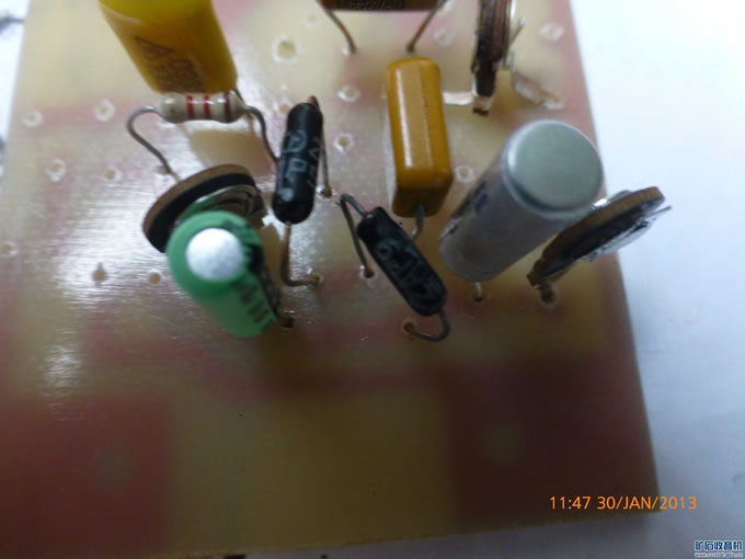 2AP2的细部.jpg 两级高放低阻三管收音机