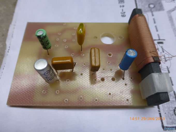 电容.jpg 两级高放低阻三管收音机