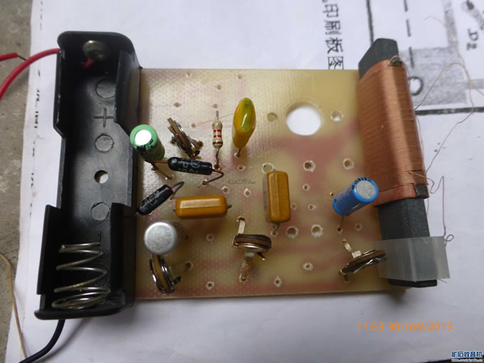 电池盒.jpg 两级高放低阻三管收音机
