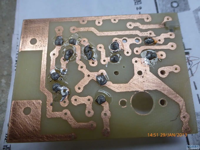 印板反面.jpg 两级高放低阻三管收音机