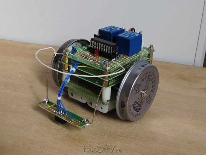 微型机器人系列-模拟计算机循线小车 附视频