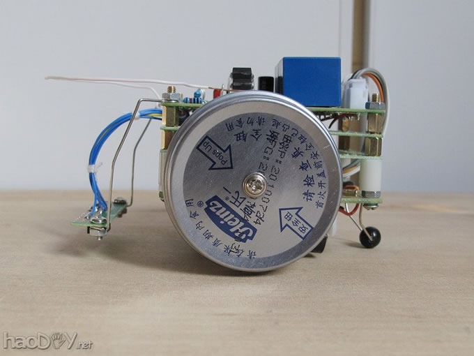 微型机器人系列-模拟计算机循线小车 附视频
