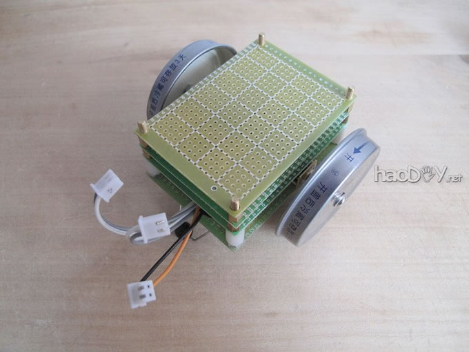 微型机器人系列-模拟计算机循线小车 附视频