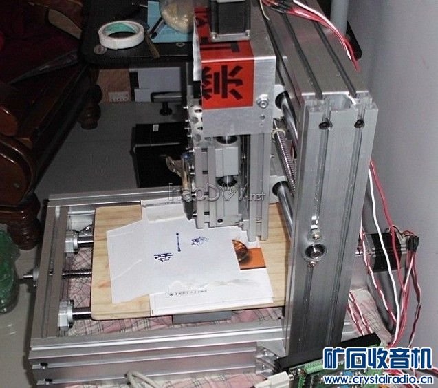 0001.jpg 前时连凑带糊的做了雕刻机,重新上马