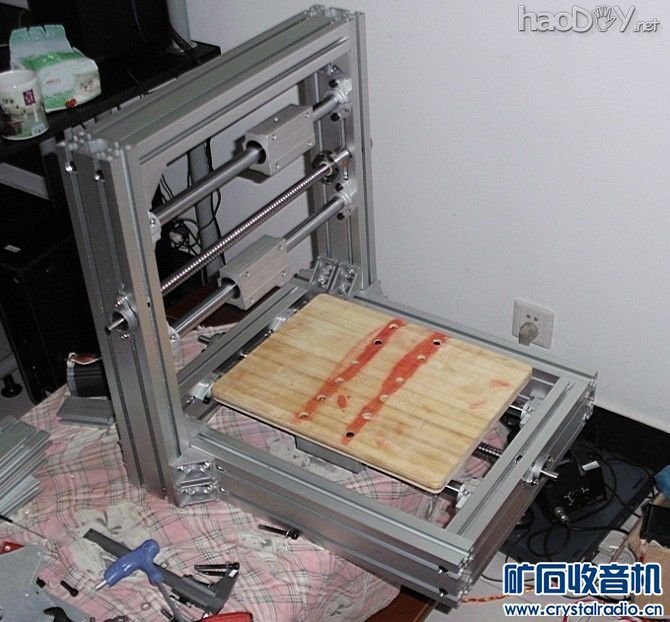 0008.jpg 前时连凑带糊的做了雕刻机,重新上马