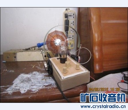 1DT%F@_QWN$DOJ)AY53YL.jpg 永不磨灭的30单管电子管收音机