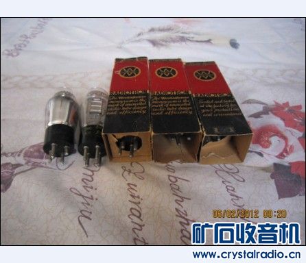 (~NRWK1}_2{_RJOL)F7TN)Y.jpg 永不磨灭的30单管电子管收音机